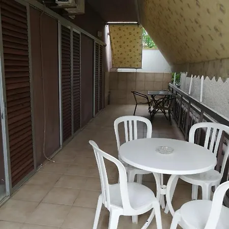 ο ακλόνητος Aparthotel 3*